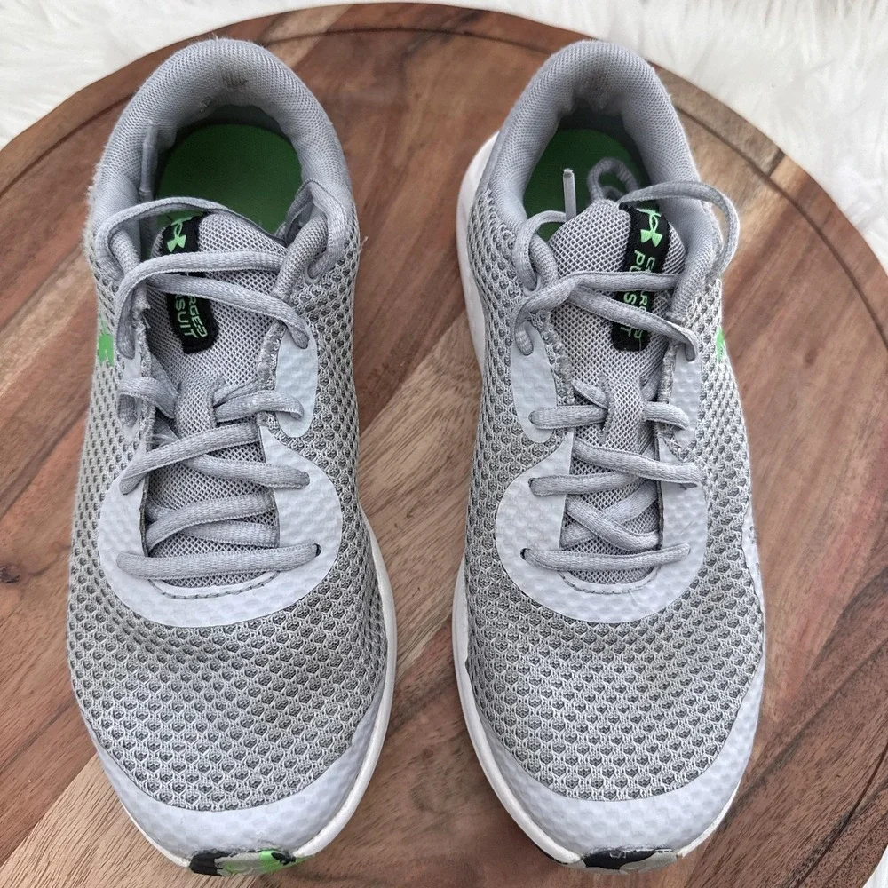 Under Armour Charged Pursuit 2 Youth Running Shoes Grey Neon Green 5.5Y 3024987